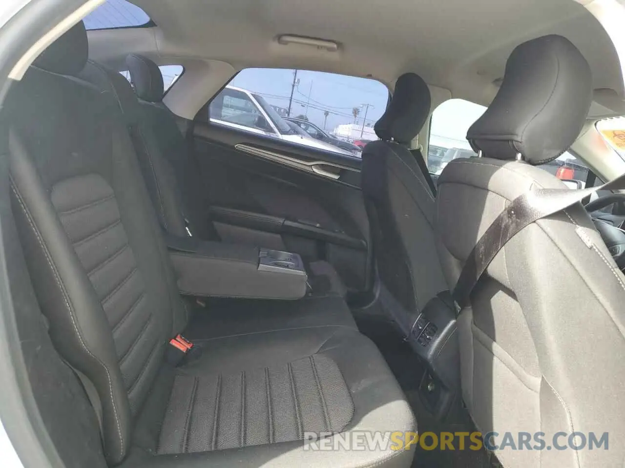 11 Photograph of a damaged car 3FA6P0LU4KR272158 FORD FUSION 2019