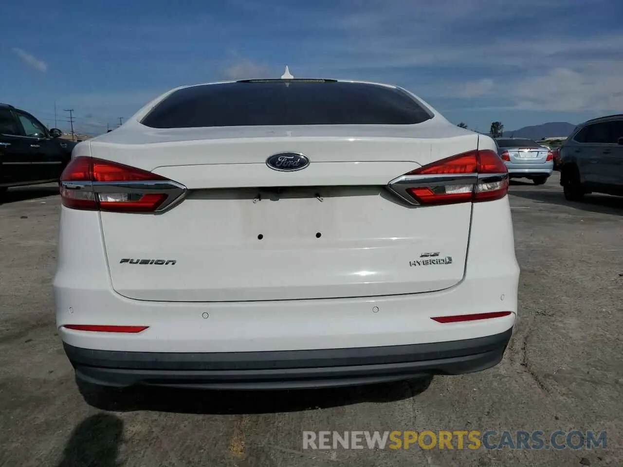 6 Photograph of a damaged car 3FA6P0LU4KR272158 FORD FUSION 2019