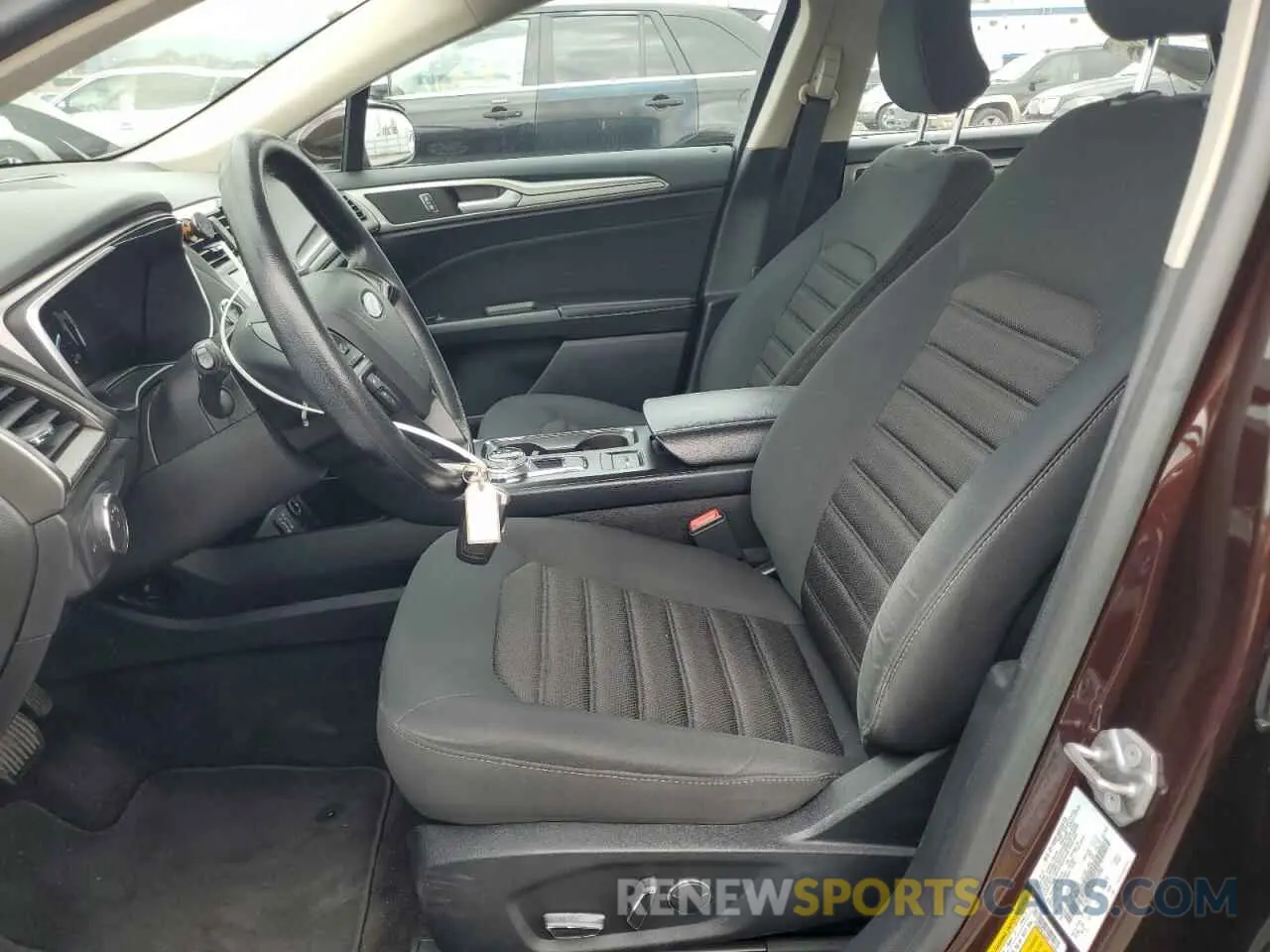 7 Photograph of a damaged car 3FA6P0LU5KR174496 FORD FUSION 2019