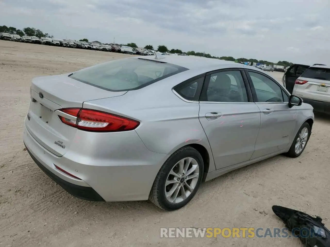 3 Photograph of a damaged car 3FA6P0LU5KR187765 FORD FUSION 2019