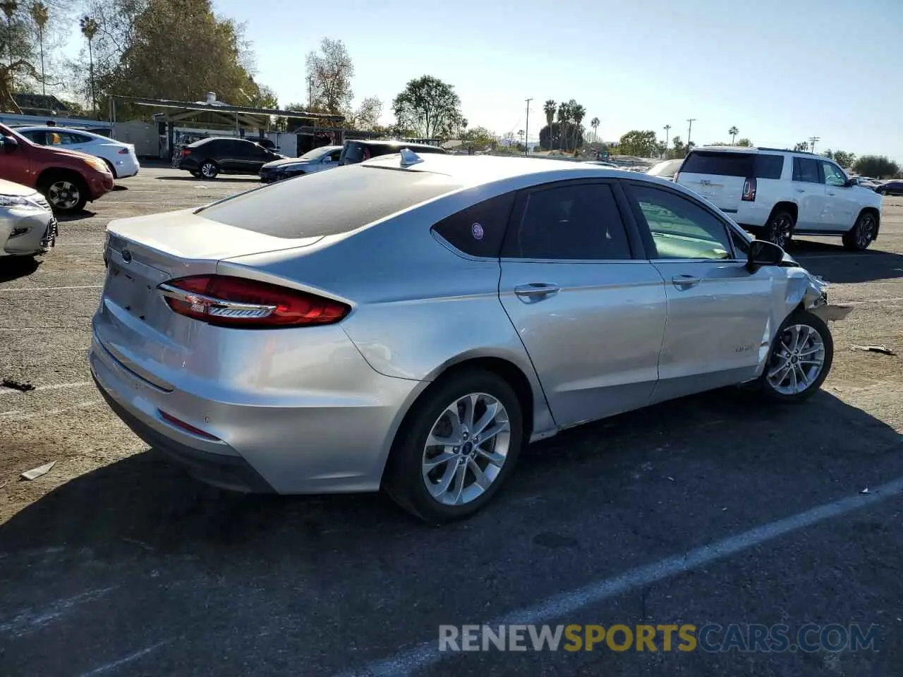 3 Photograph of a damaged car 3FA6P0LU5KR189161 FORD FUSION 2019
