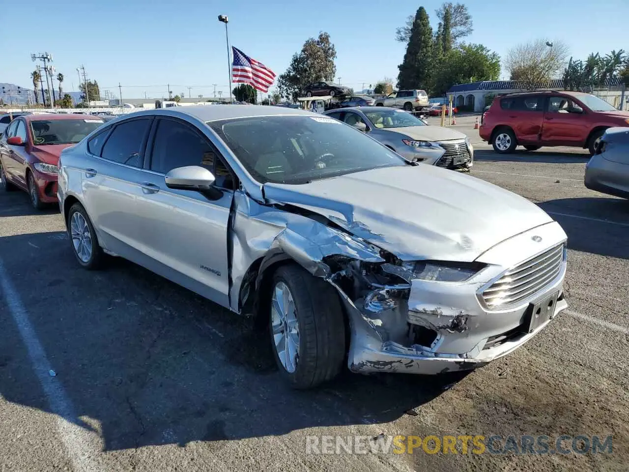 4 Photograph of a damaged car 3FA6P0LU5KR189161 FORD FUSION 2019