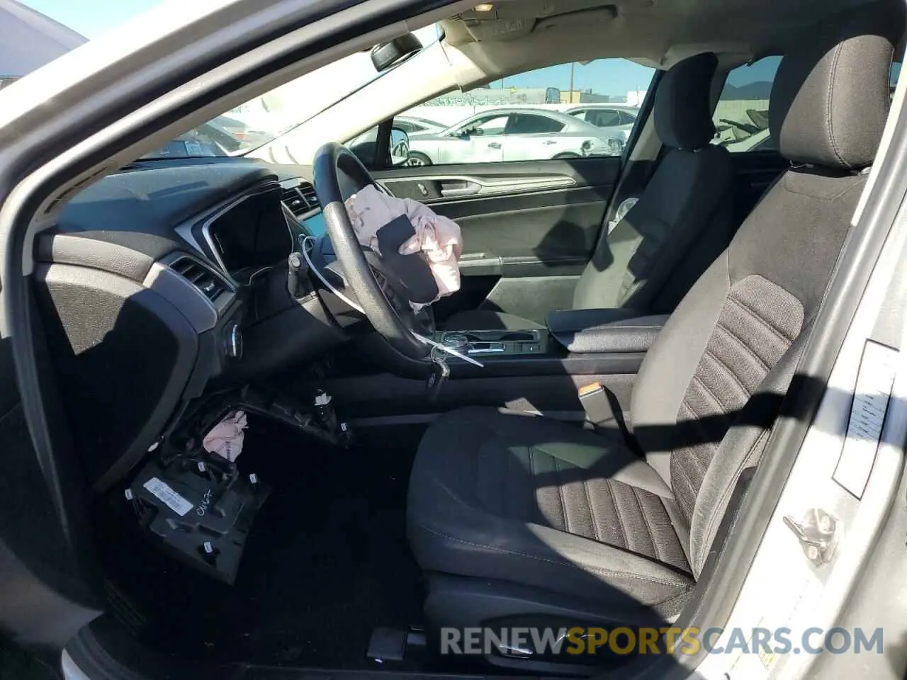 7 Photograph of a damaged car 3FA6P0LU5KR189161 FORD FUSION 2019