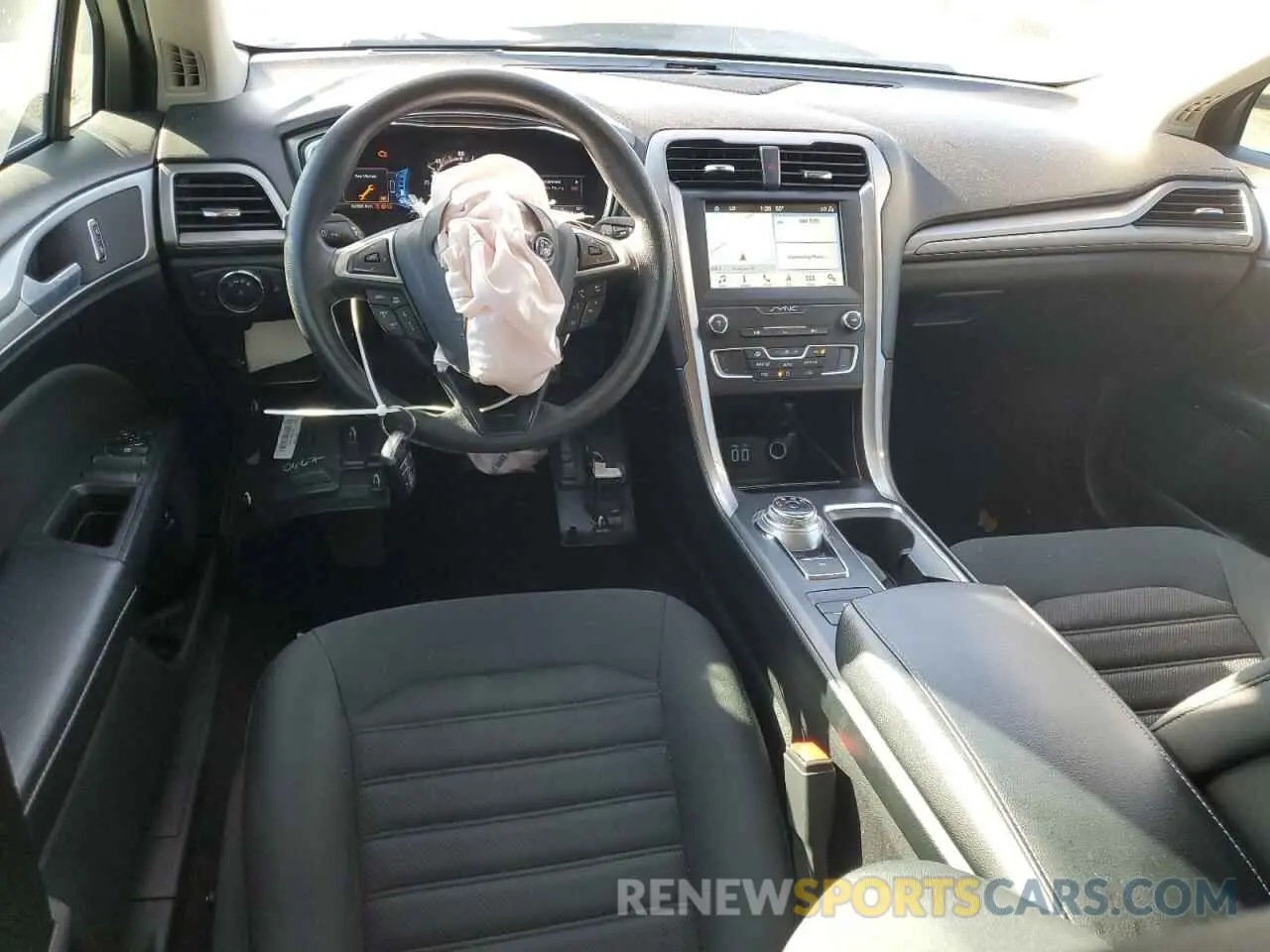 8 Photograph of a damaged car 3FA6P0LU5KR189161 FORD FUSION 2019