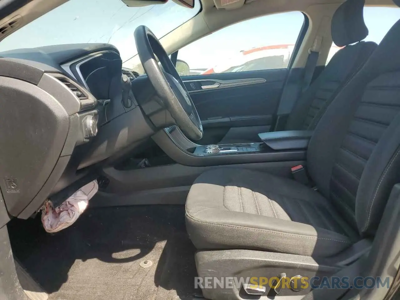 7 Photograph of a damaged car 3FA6P0LU5KR205262 FORD FUSION 2019