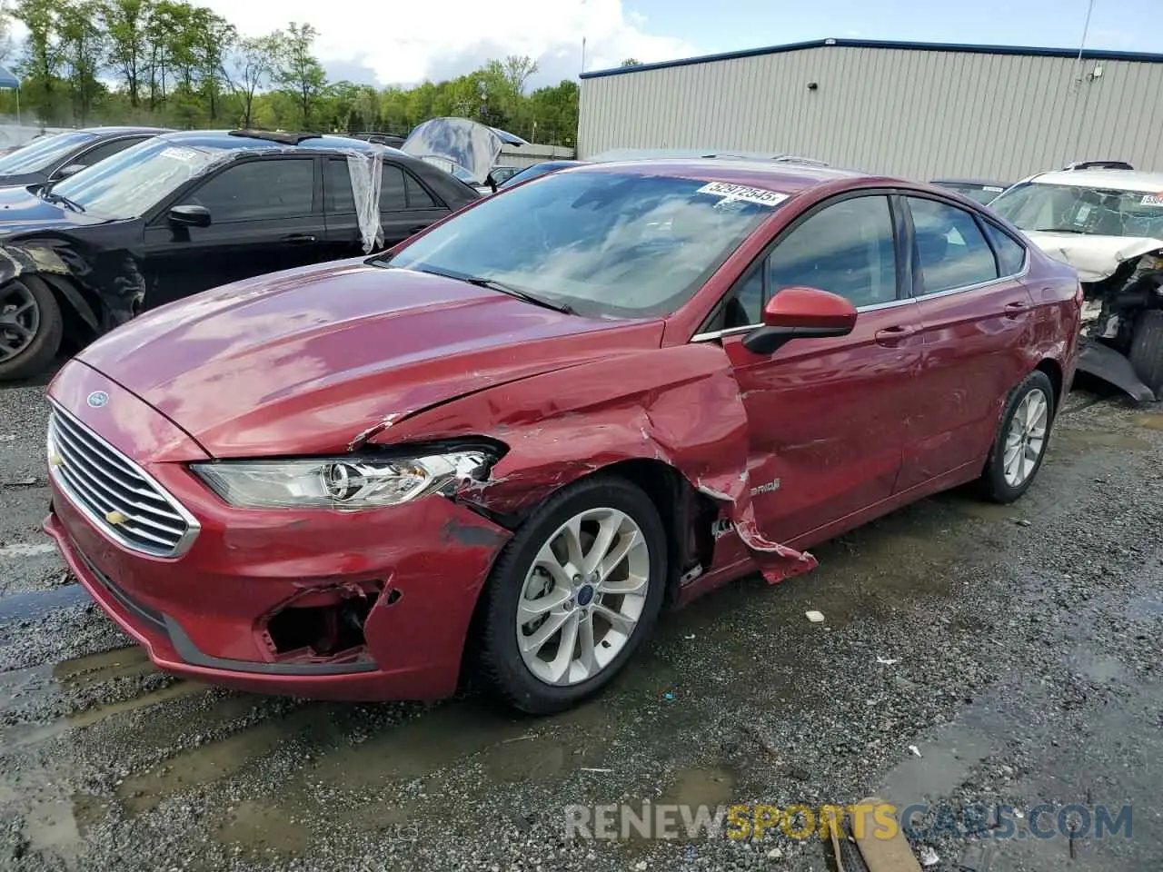 1 Photograph of a damaged car 3FA6P0LU5KR240917 FORD FUSION 2019