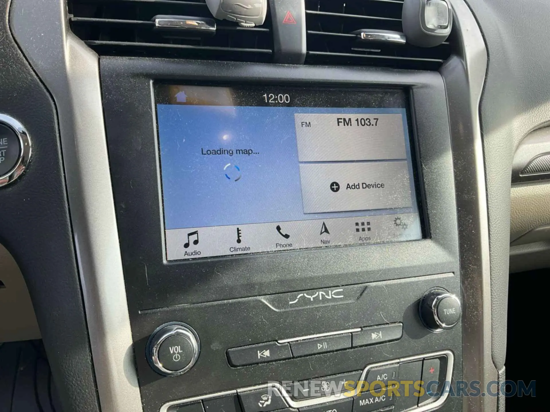 10 Photograph of a damaged car 3FA6P0LU5KR255630 FORD FUSION 2019