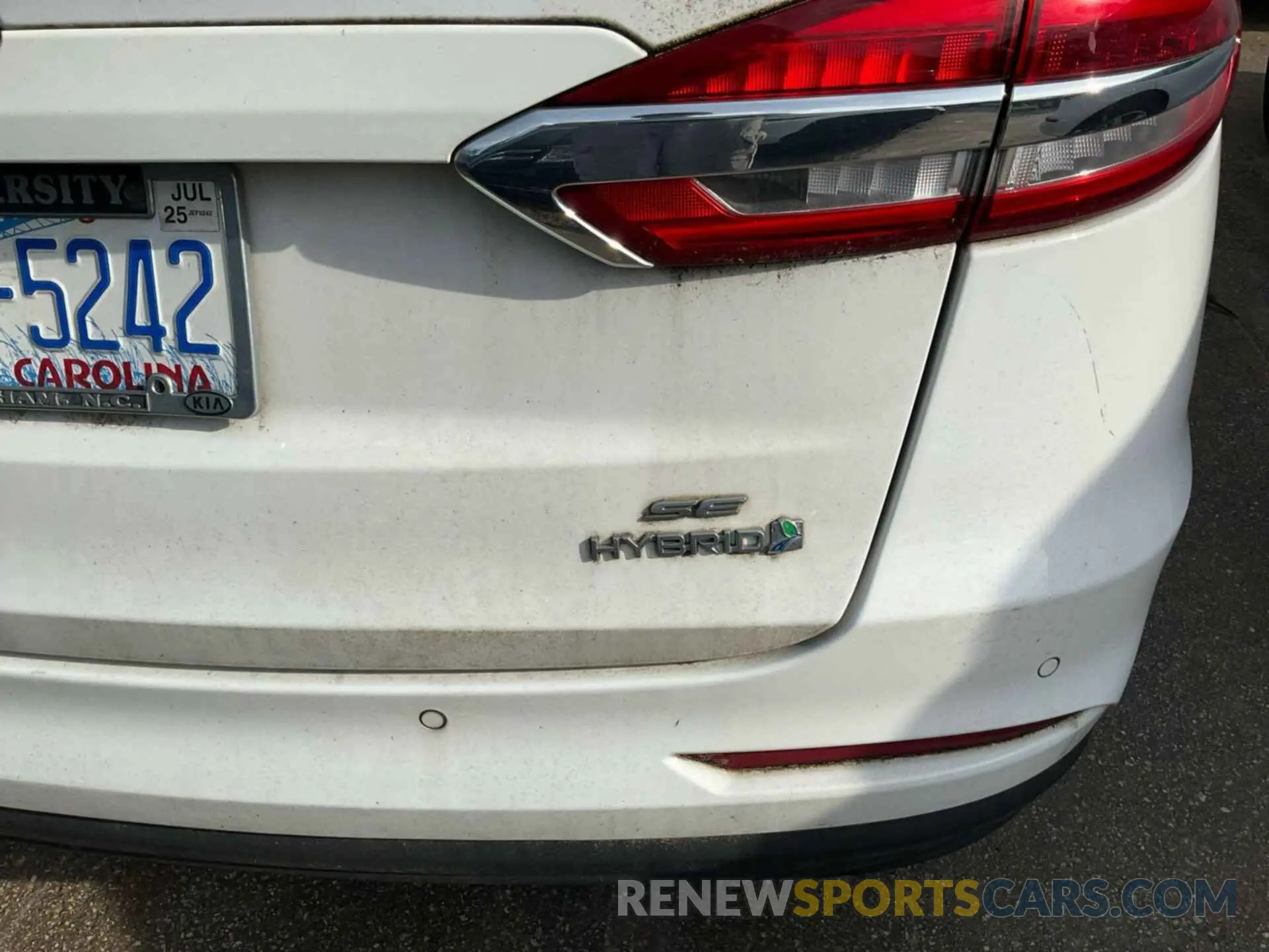 7 Photograph of a damaged car 3FA6P0LU5KR255630 FORD FUSION 2019