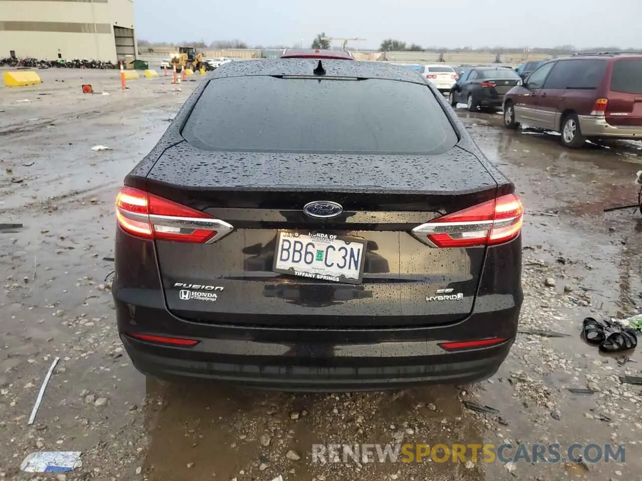 6 Photograph of a damaged car 3FA6P0LU5KR262089 FORD FUSION 2019