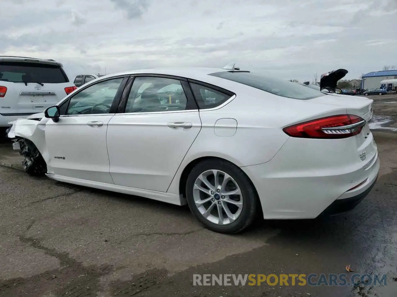 2 Photograph of a damaged car 3FA6P0LU6KR101556 FORD FUSION 2019