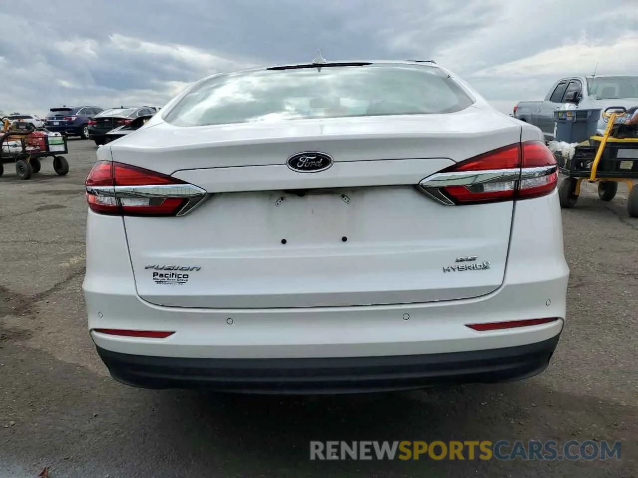 6 Photograph of a damaged car 3FA6P0LU6KR101556 FORD FUSION 2019