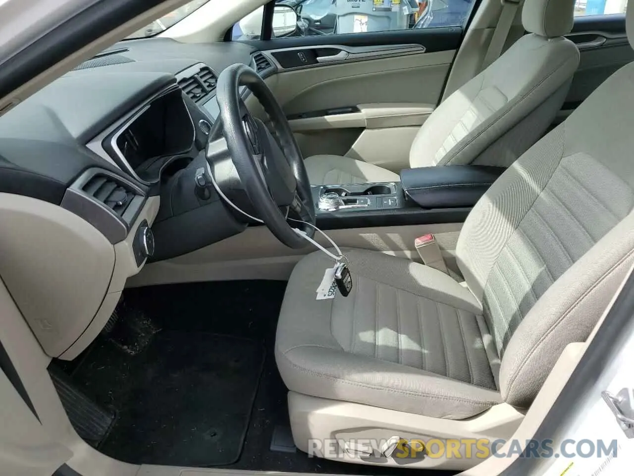 7 Photograph of a damaged car 3FA6P0LU6KR101556 FORD FUSION 2019