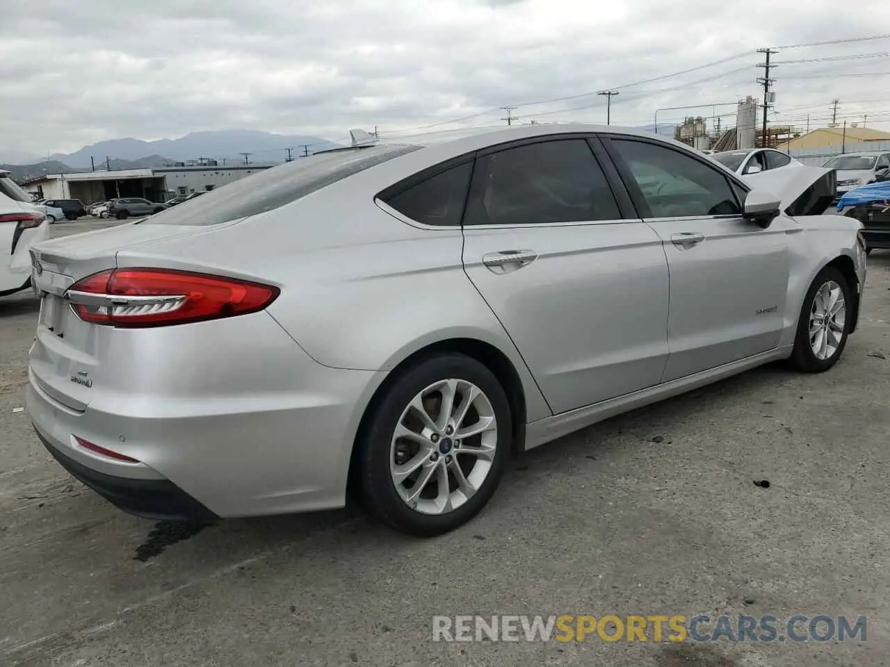 3 Photograph of a damaged car 3FA6P0LU6KR119961 FORD FUSION 2019