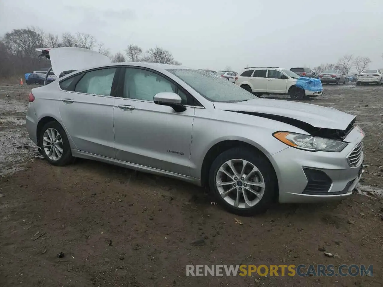 4 Photograph of a damaged car 3FA6P0LU6KR188133 FORD FUSION 2019