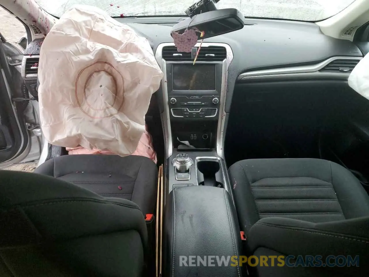 8 Photograph of a damaged car 3FA6P0LU6KR188133 FORD FUSION 2019