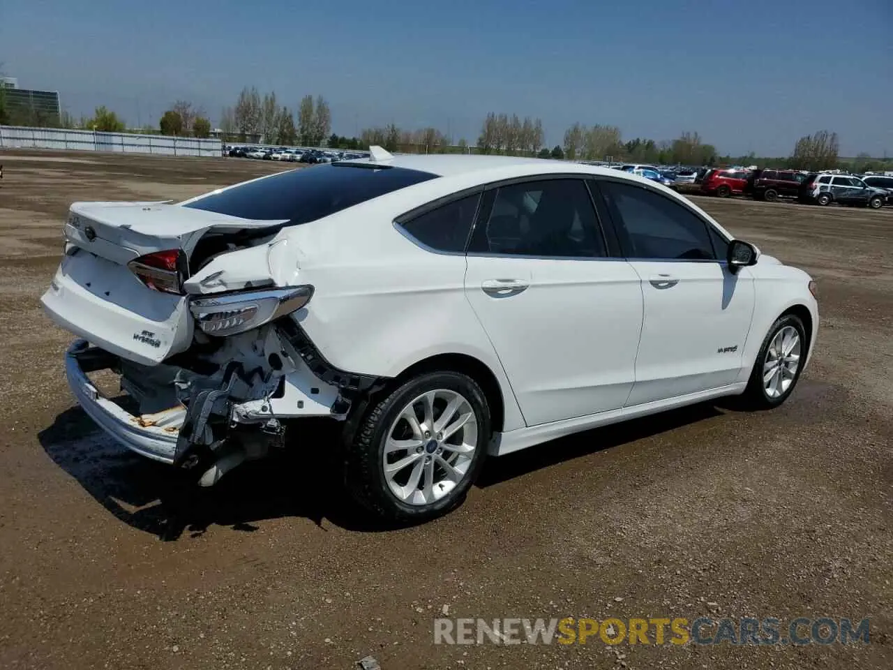 3 Photograph of a damaged car 3FA6P0LU6KR191405 FORD FUSION 2019