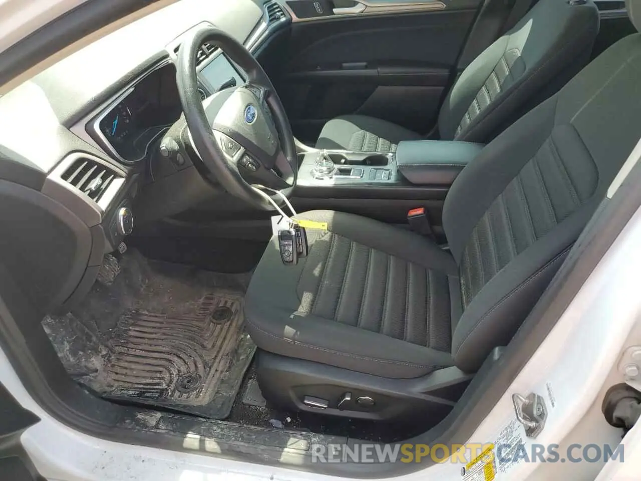 7 Photograph of a damaged car 3FA6P0LU6KR191405 FORD FUSION 2019