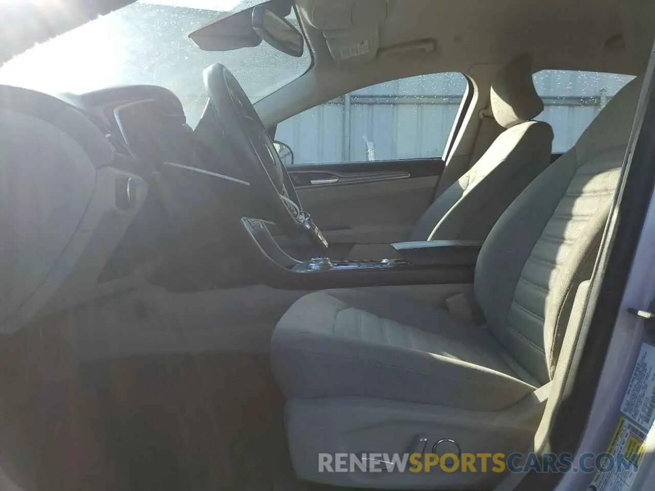 7 Photograph of a damaged car 3FA6P0LU6KR226069 FORD FUSION 2019