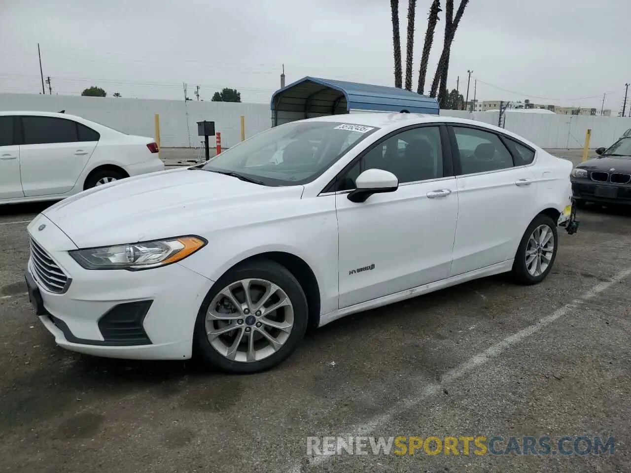 1 Photograph of a damaged car 3FA6P0LU6KR261730 FORD FUSION 2019
