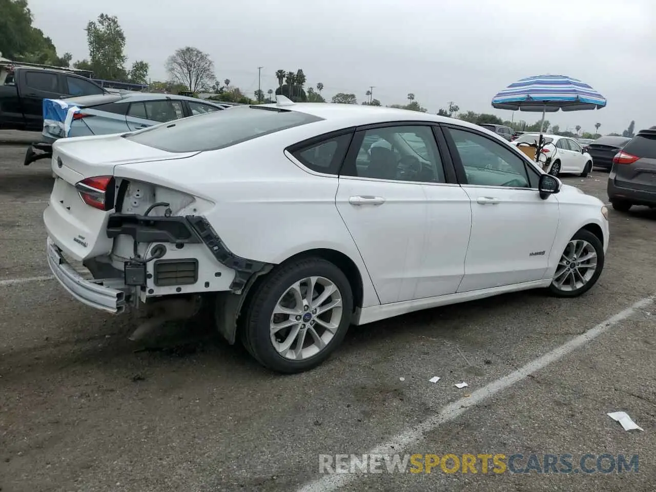 3 Photograph of a damaged car 3FA6P0LU6KR261730 FORD FUSION 2019