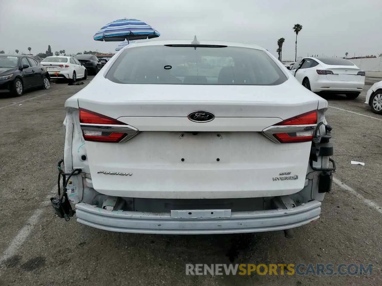 6 Photograph of a damaged car 3FA6P0LU6KR261730 FORD FUSION 2019