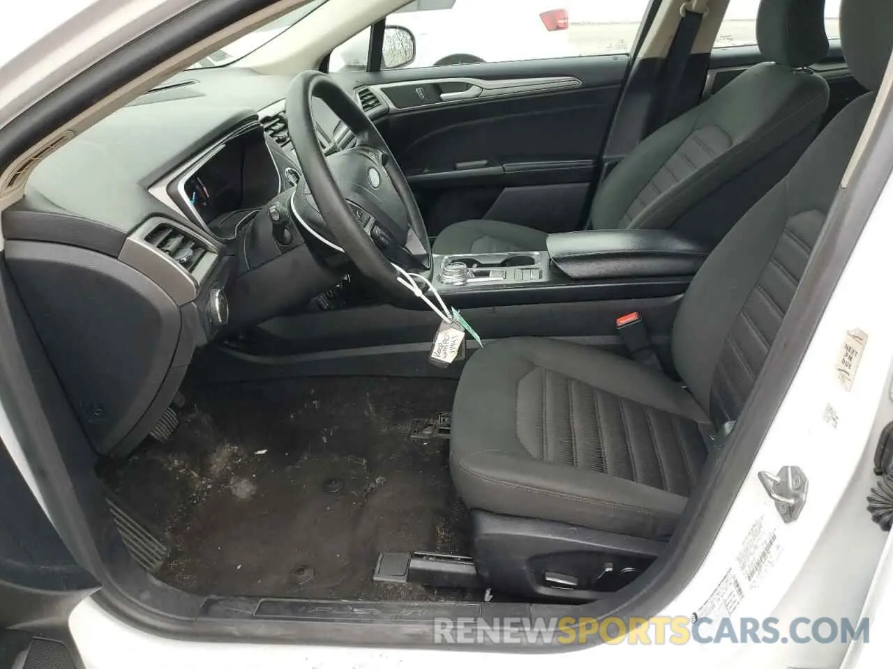 7 Photograph of a damaged car 3FA6P0LU6KR261730 FORD FUSION 2019