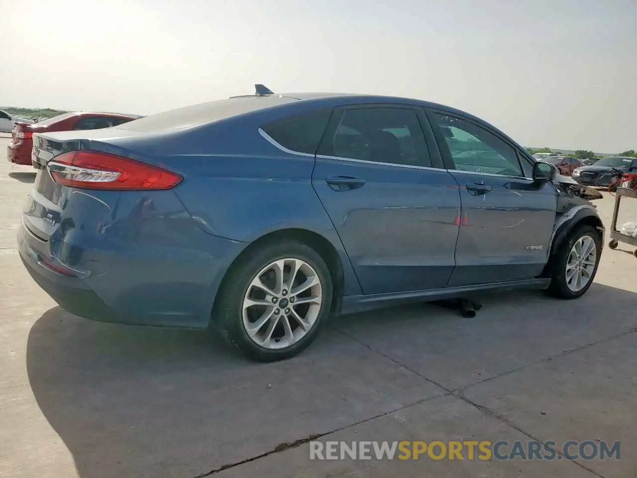 3 Photograph of a damaged car 3FA6P0LU7KR130953 FORD FUSION 2019