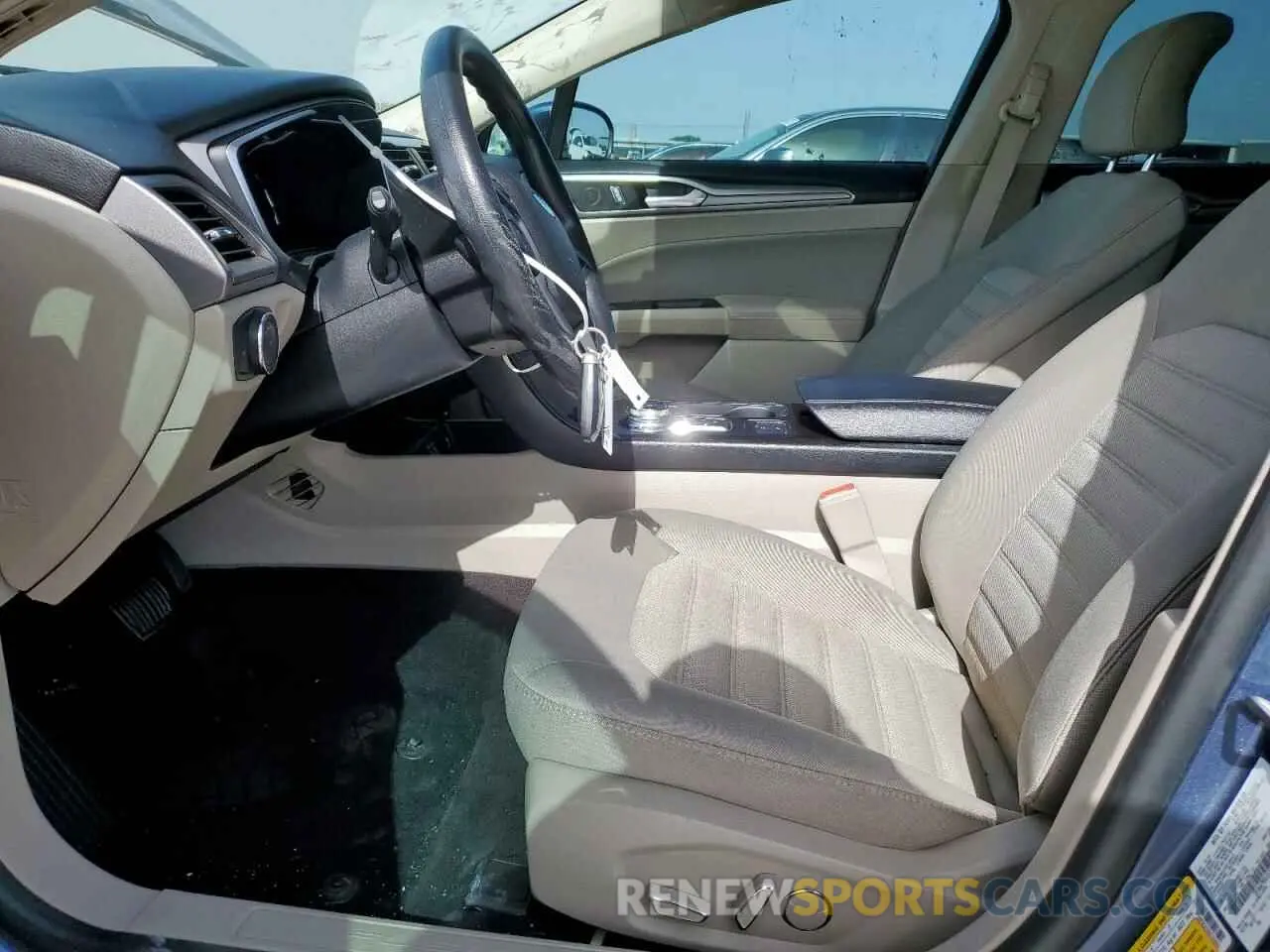 7 Photograph of a damaged car 3FA6P0LU7KR130953 FORD FUSION 2019