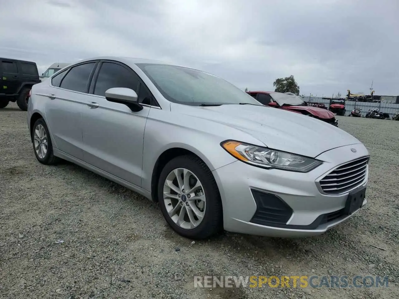 4 Photograph of a damaged car 3FA6P0LU7KR134811 FORD FUSION 2019