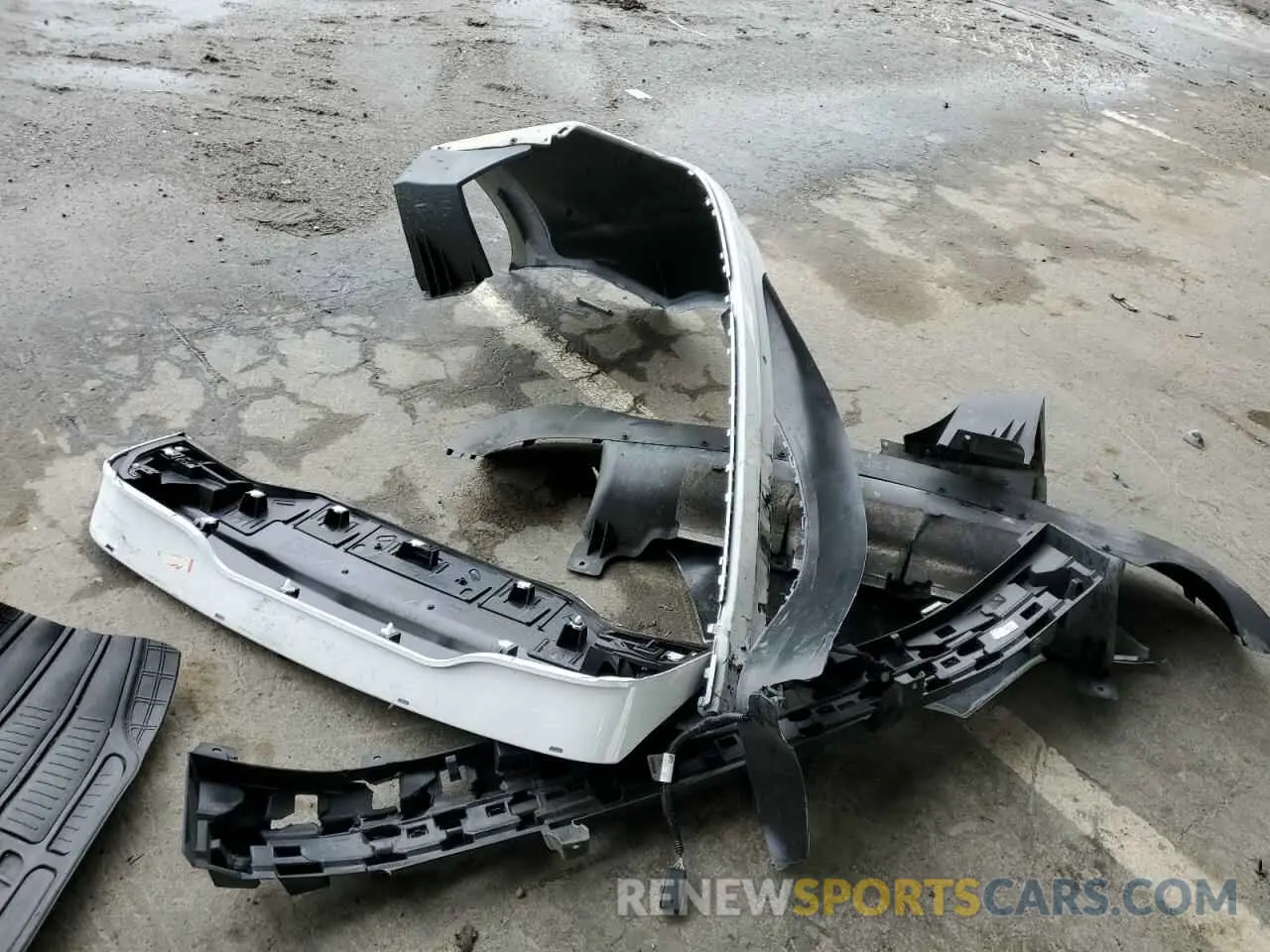 12 Photograph of a damaged car 3FA6P0LU7KR137787 FORD FUSION 2019