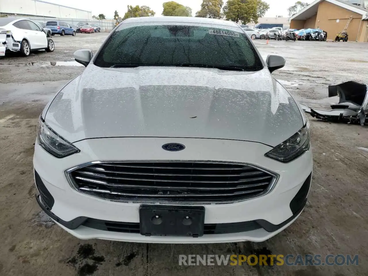 5 Photograph of a damaged car 3FA6P0LU7KR137787 FORD FUSION 2019