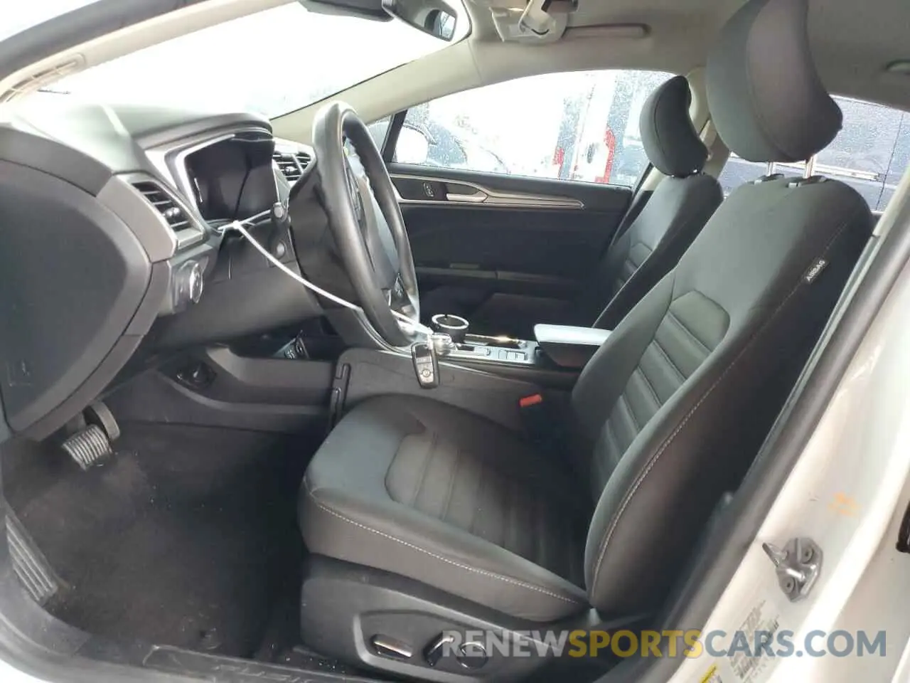 7 Photograph of a damaged car 3FA6P0LU7KR137787 FORD FUSION 2019