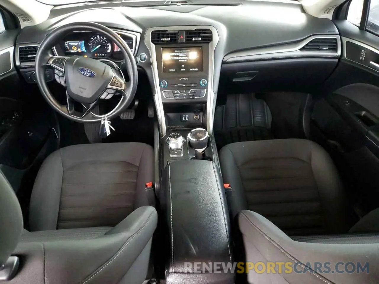 8 Photograph of a damaged car 3FA6P0LU7KR137787 FORD FUSION 2019