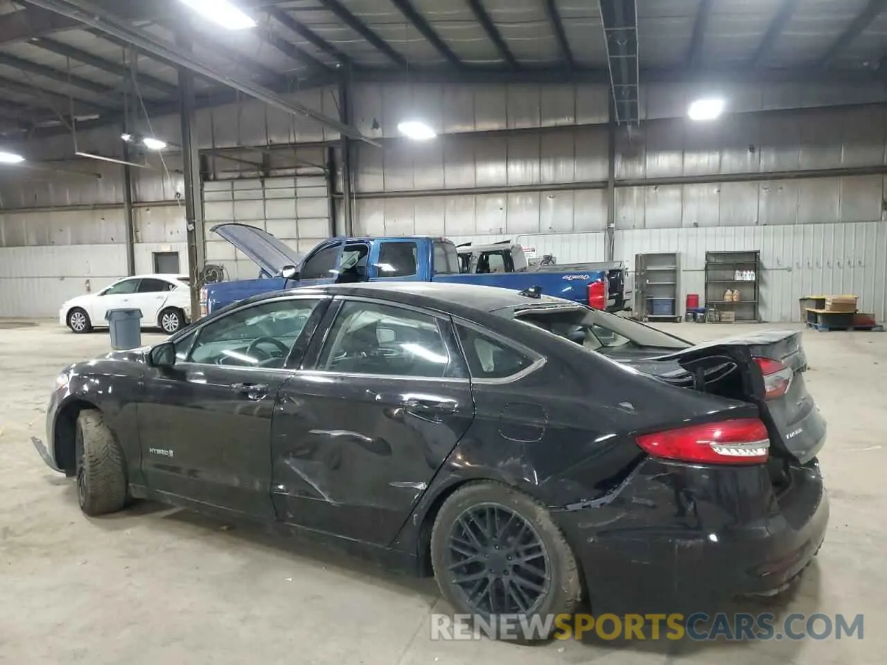 2 Photograph of a damaged car 3FA6P0LU7KR139717 FORD FUSION 2019