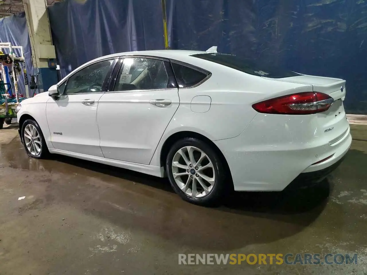 2 Photograph of a damaged car 3FA6P0LU7KR167615 FORD FUSION 2019