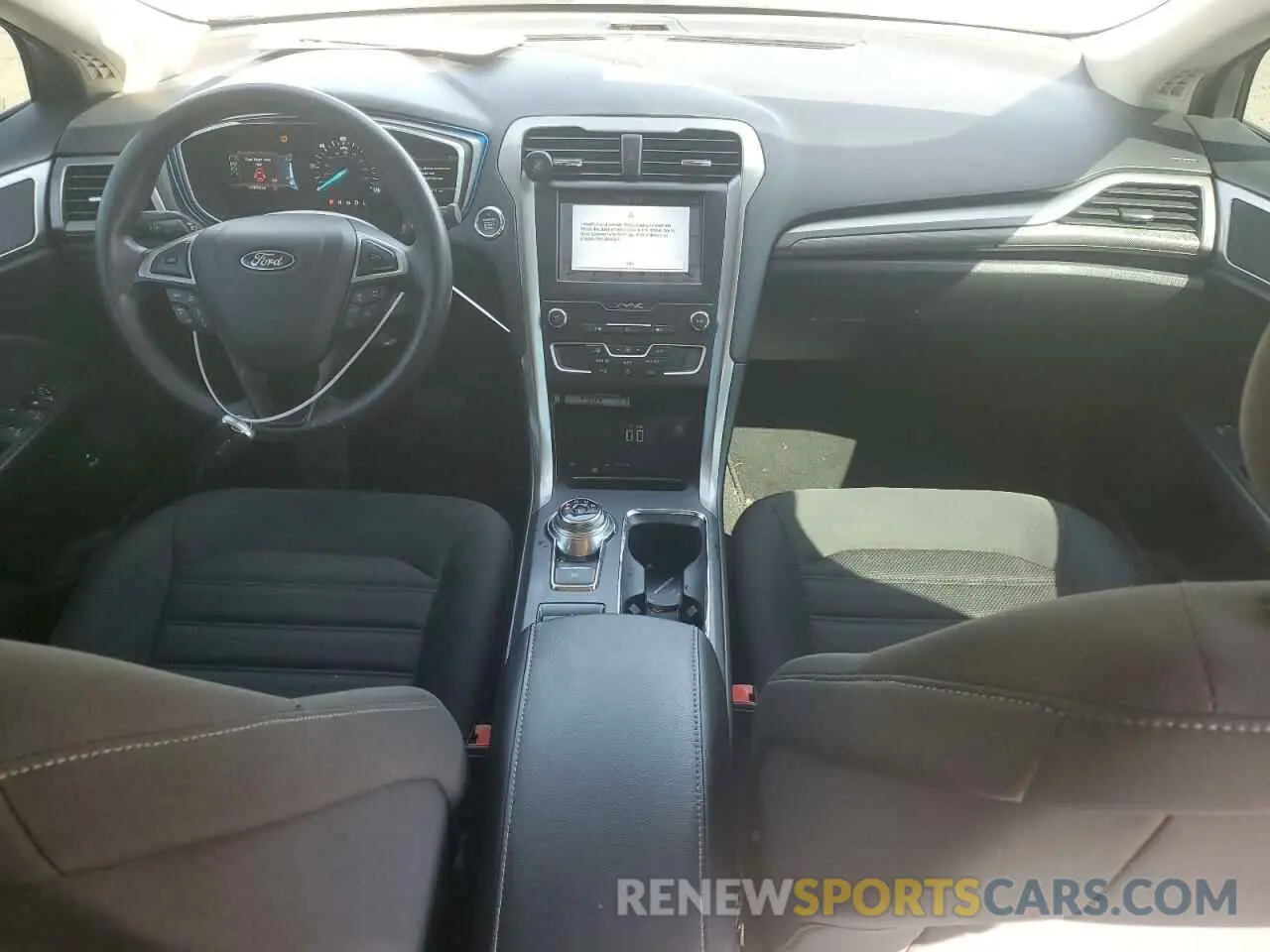 8 Photograph of a damaged car 3FA6P0LU7KR198993 FORD FUSION 2019