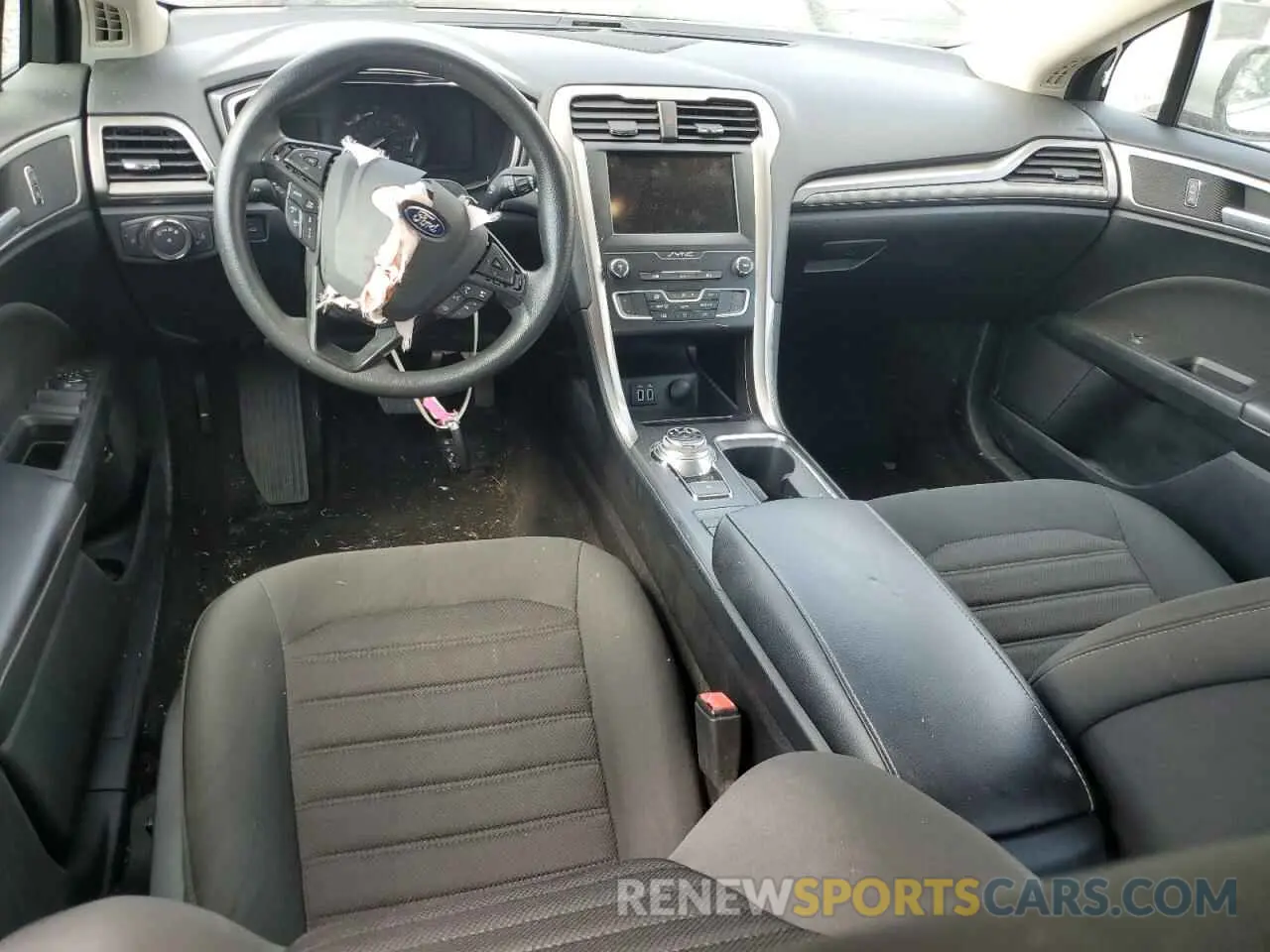 8 Photograph of a damaged car 3FA6P0LU7KR206574 FORD FUSION 2019