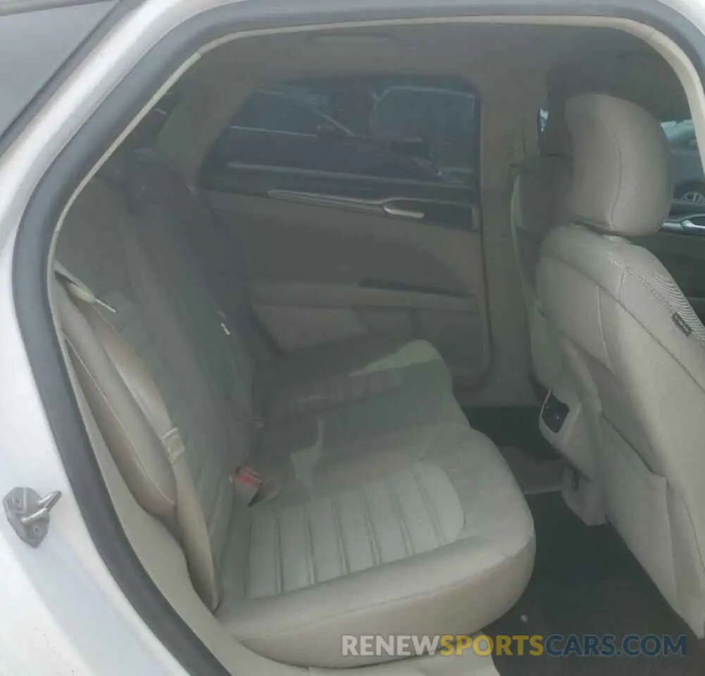 10 Photograph of a damaged car 3FA6P0LU7KR242944 FORD FUSION 2019