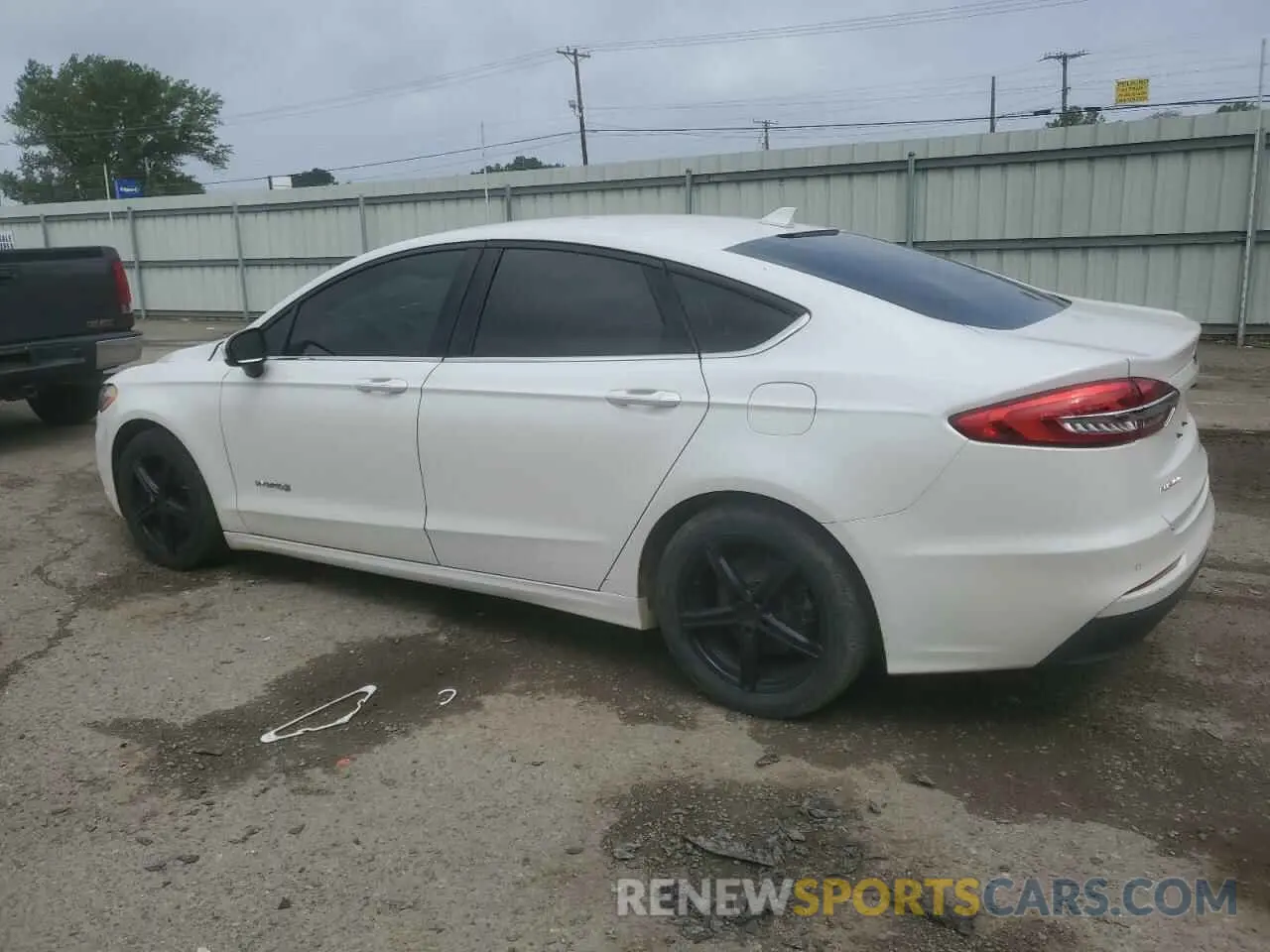 2 Photograph of a damaged car 3FA6P0LU7KR242944 FORD FUSION 2019