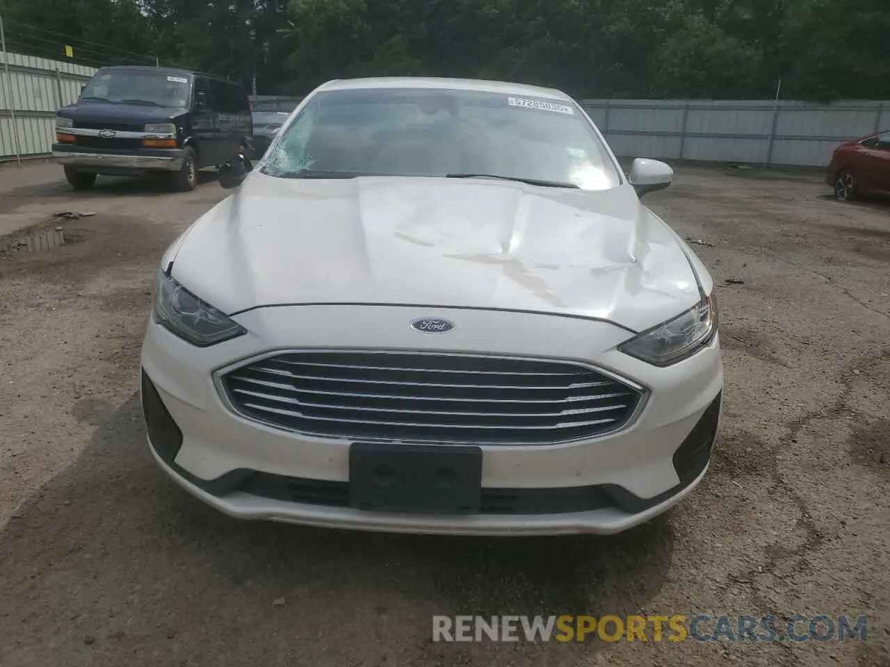 5 Photograph of a damaged car 3FA6P0LU7KR242944 FORD FUSION 2019