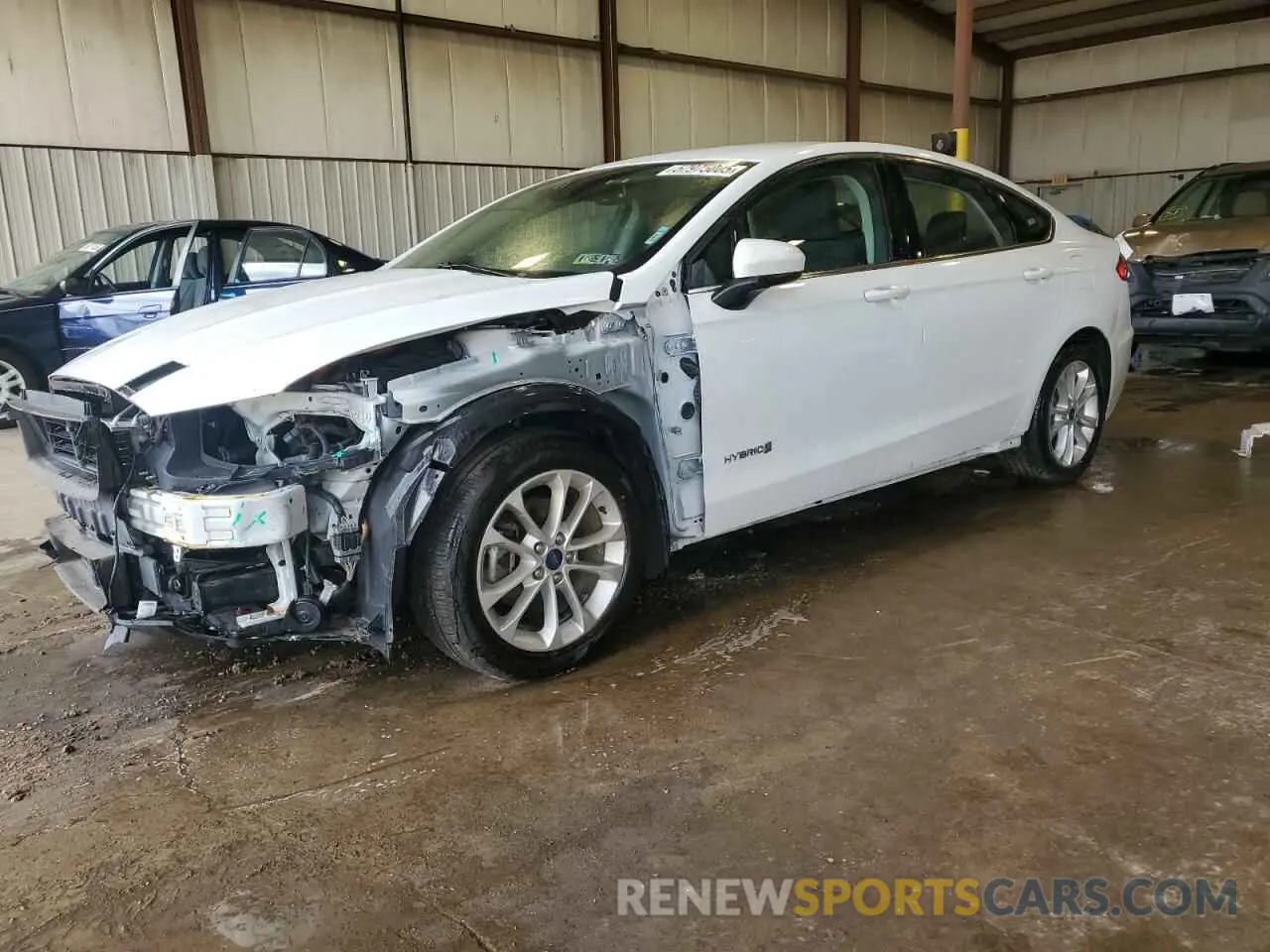 1 Photograph of a damaged car 3FA6P0LU7KR257735 FORD FUSION 2019