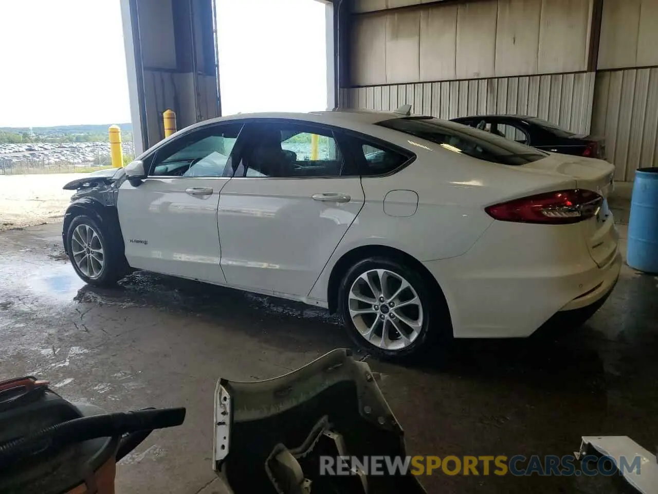 2 Photograph of a damaged car 3FA6P0LU7KR257735 FORD FUSION 2019