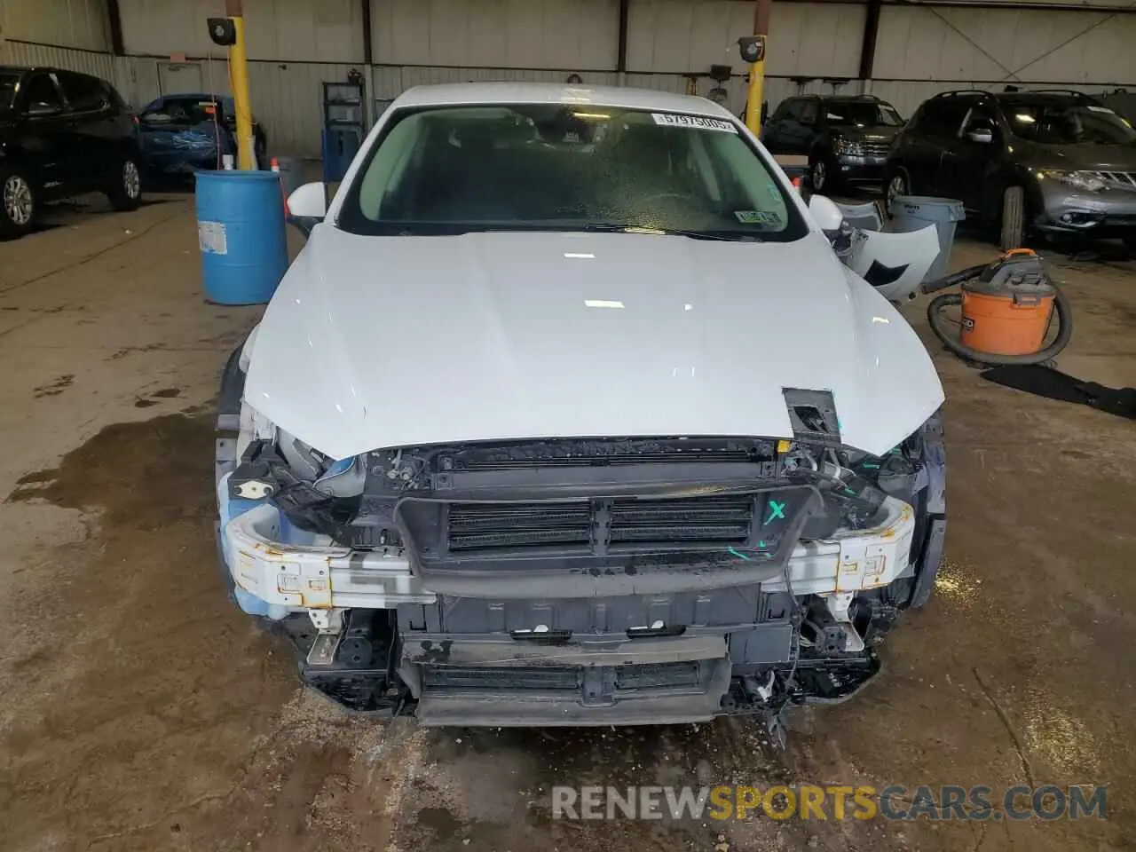 5 Photograph of a damaged car 3FA6P0LU7KR257735 FORD FUSION 2019