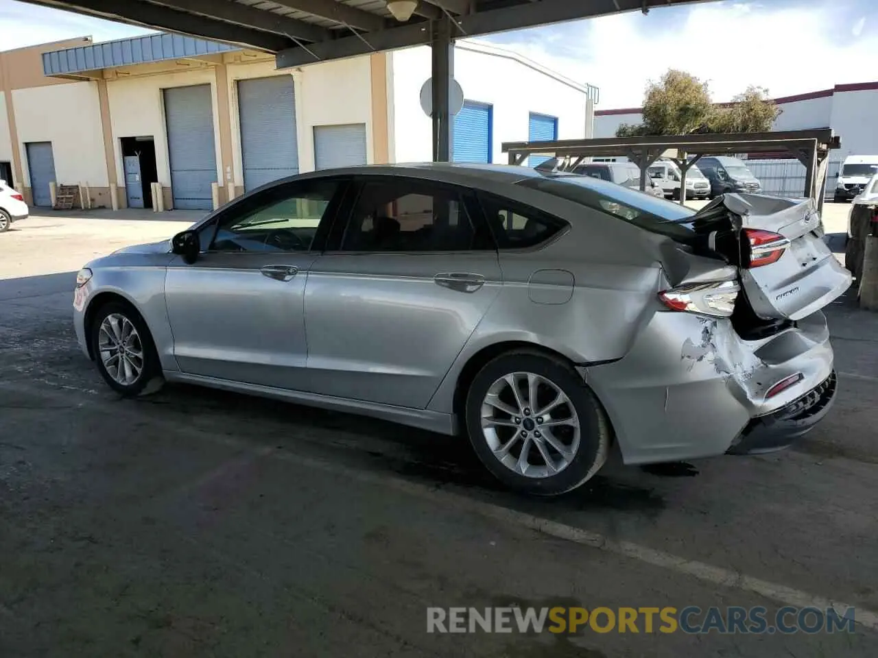 2 Photograph of a damaged car 3FA6P0LU7KR262160 FORD FUSION 2019
