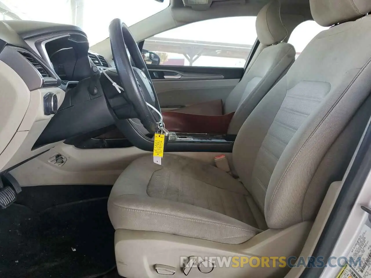 7 Photograph of a damaged car 3FA6P0LU7KR262160 FORD FUSION 2019