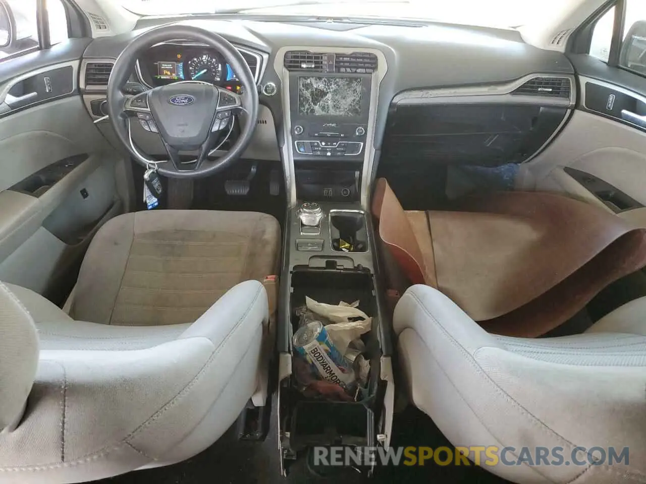 8 Photograph of a damaged car 3FA6P0LU7KR262160 FORD FUSION 2019