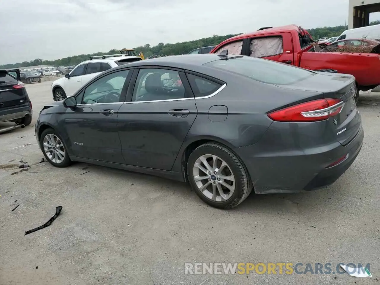 2 Photograph of a damaged car 3FA6P0LU7KR263647 FORD FUSION 2019