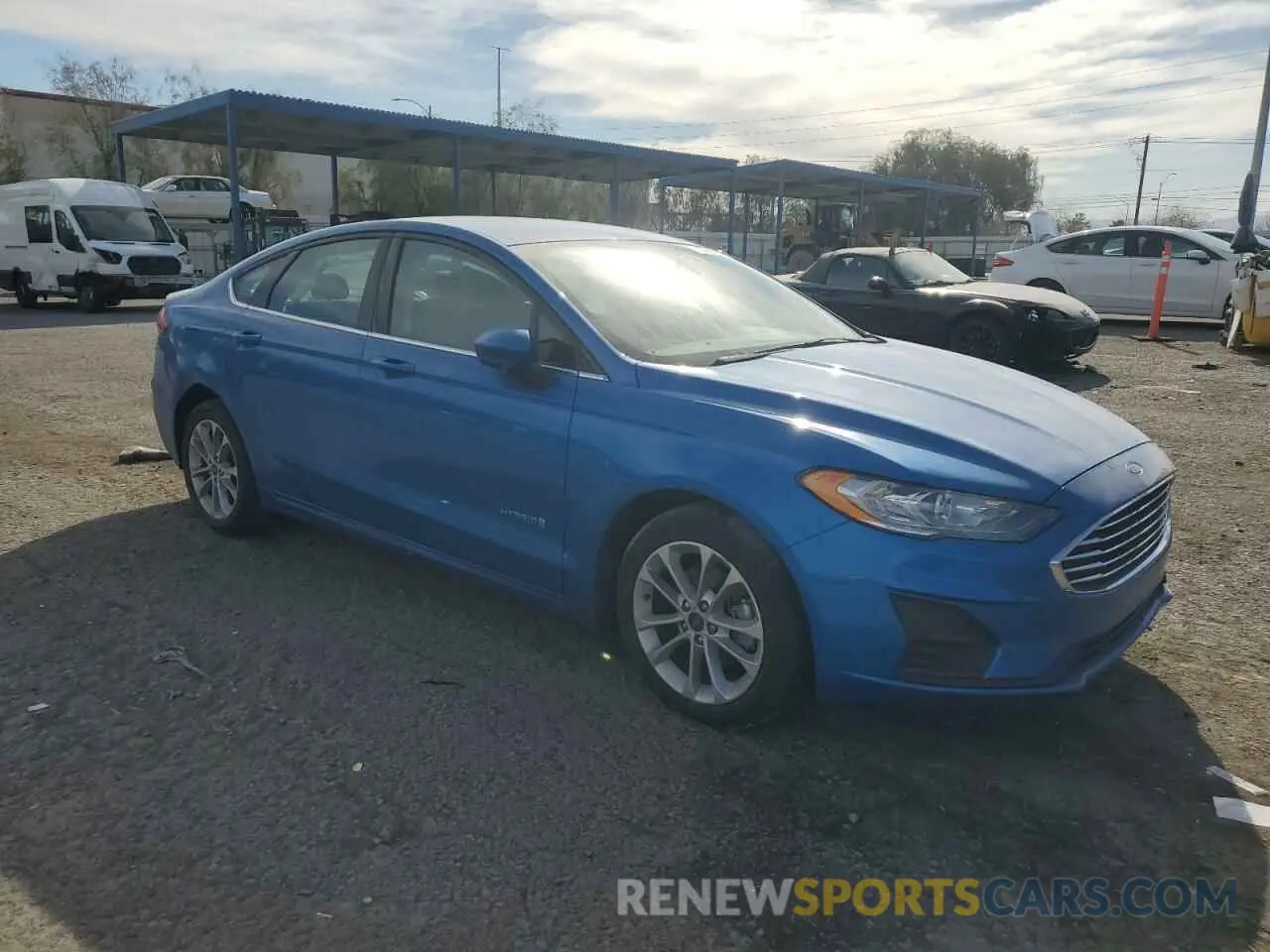 4 Photograph of a damaged car 3FA6P0LU7KR277239 FORD FUSION 2019