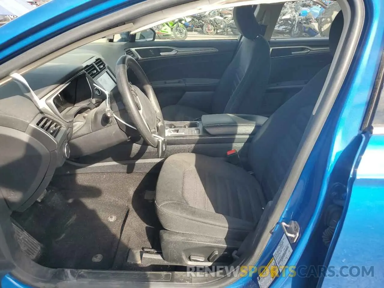7 Photograph of a damaged car 3FA6P0LU7KR277239 FORD FUSION 2019