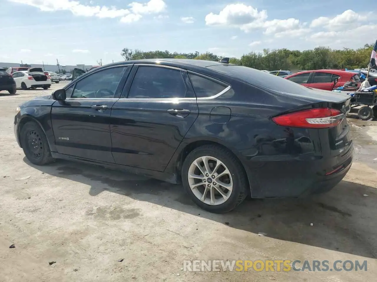 2 Photograph of a damaged car 3FA6P0LU8KR131688 FORD FUSION 2019